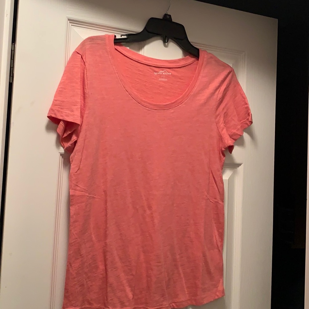 Eddie Bauer salmon colored scoop neck T-shirt size small
